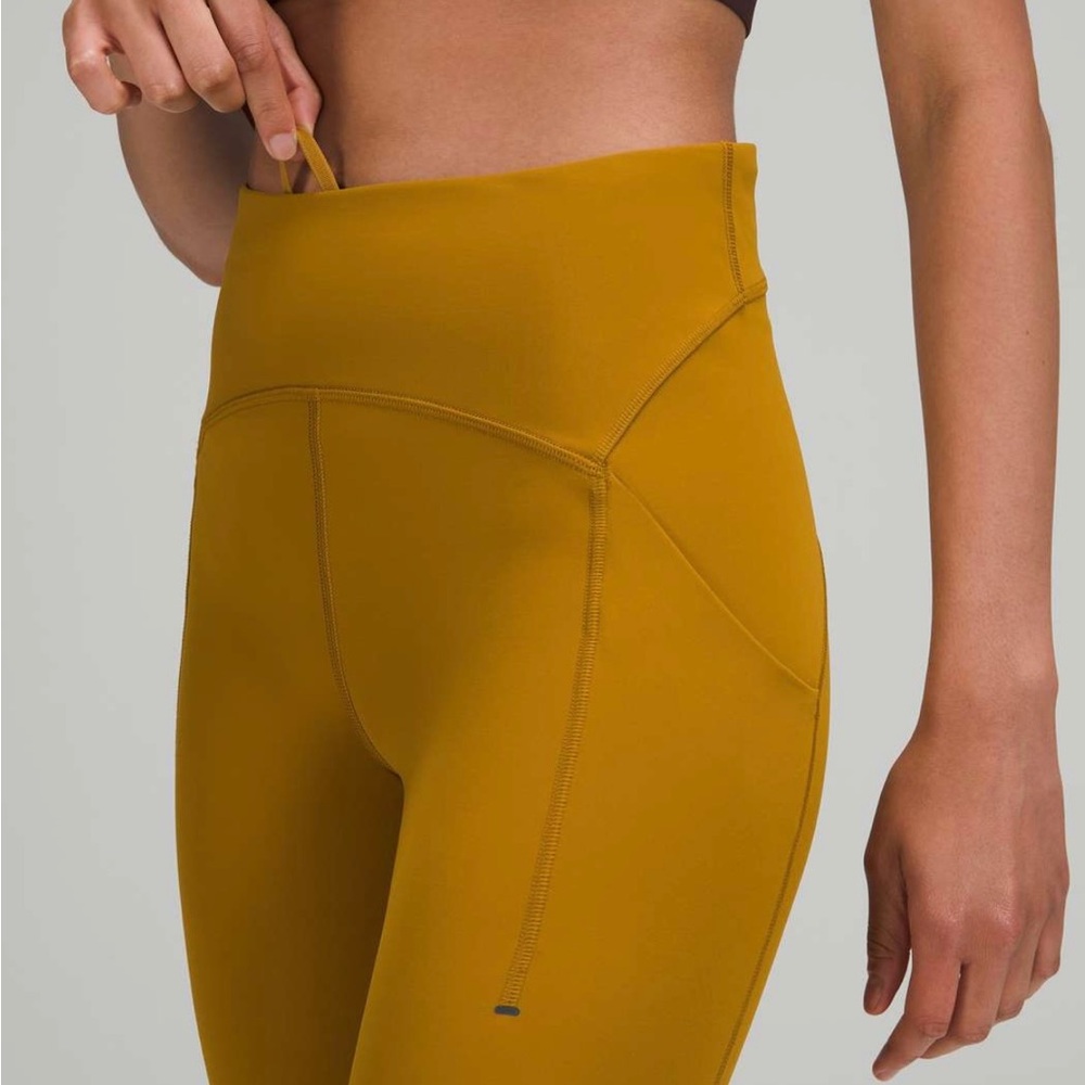 Lululemon Power Thru HR Crop 23 NWT SIZE 6 GLSC - Picture 2 of 5